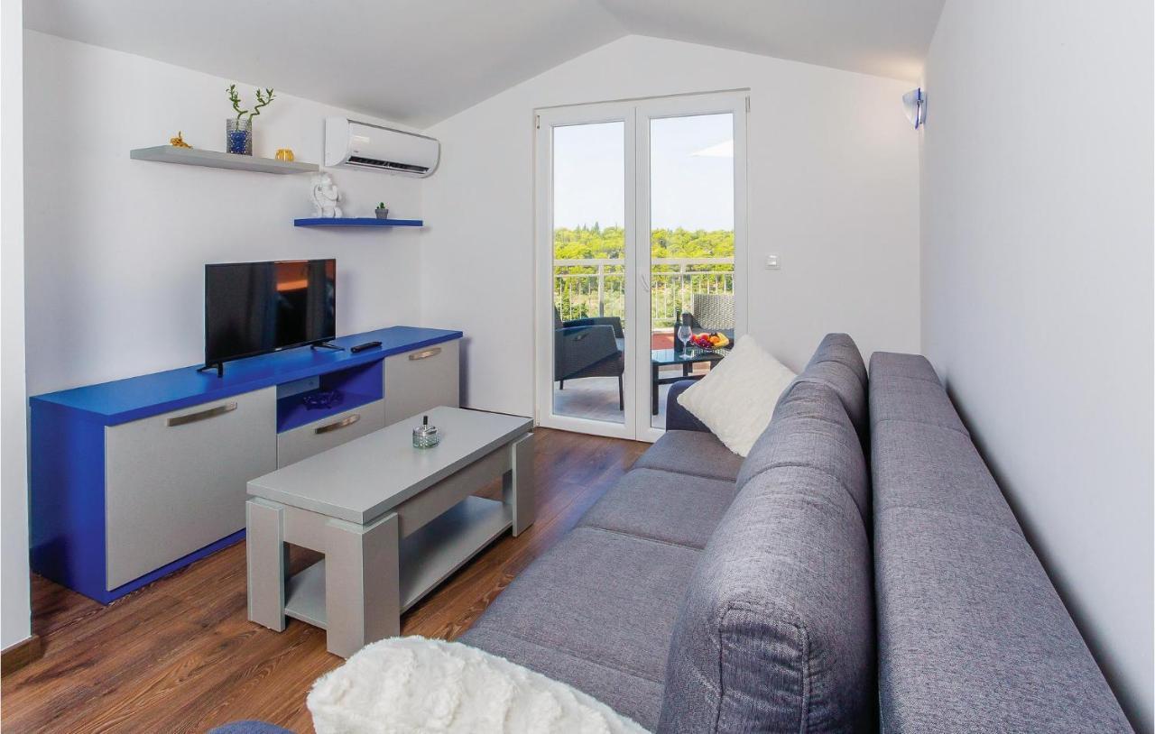Amazing Apartment In Makarska With Wifi Eksteriør bilde